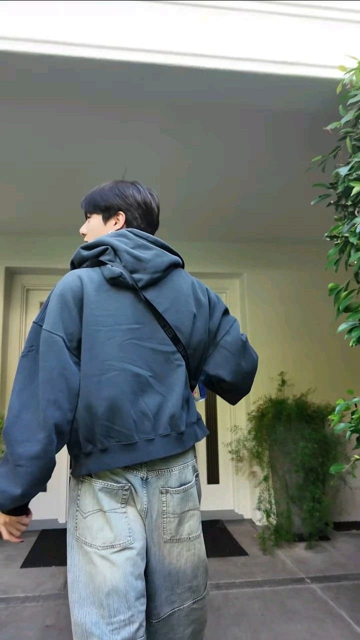 jungkook thumbnail