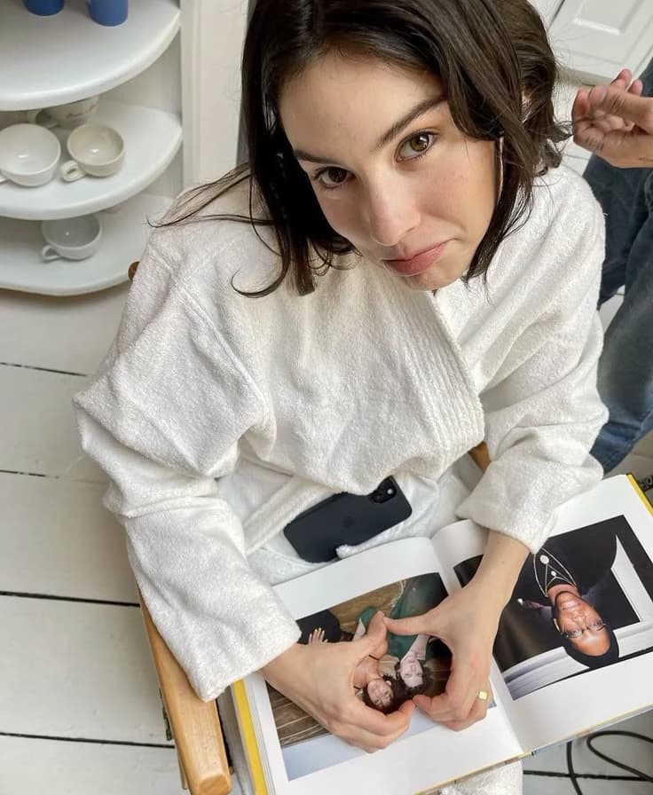 Gracie Abrams  thumbnail