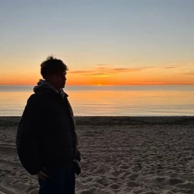 Alex thumbnail