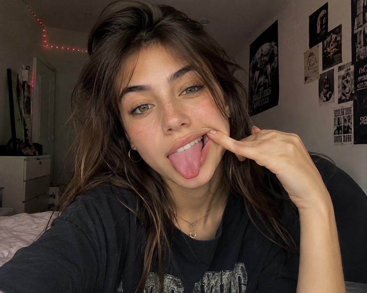 Alex (Your roommate) thumbnail
