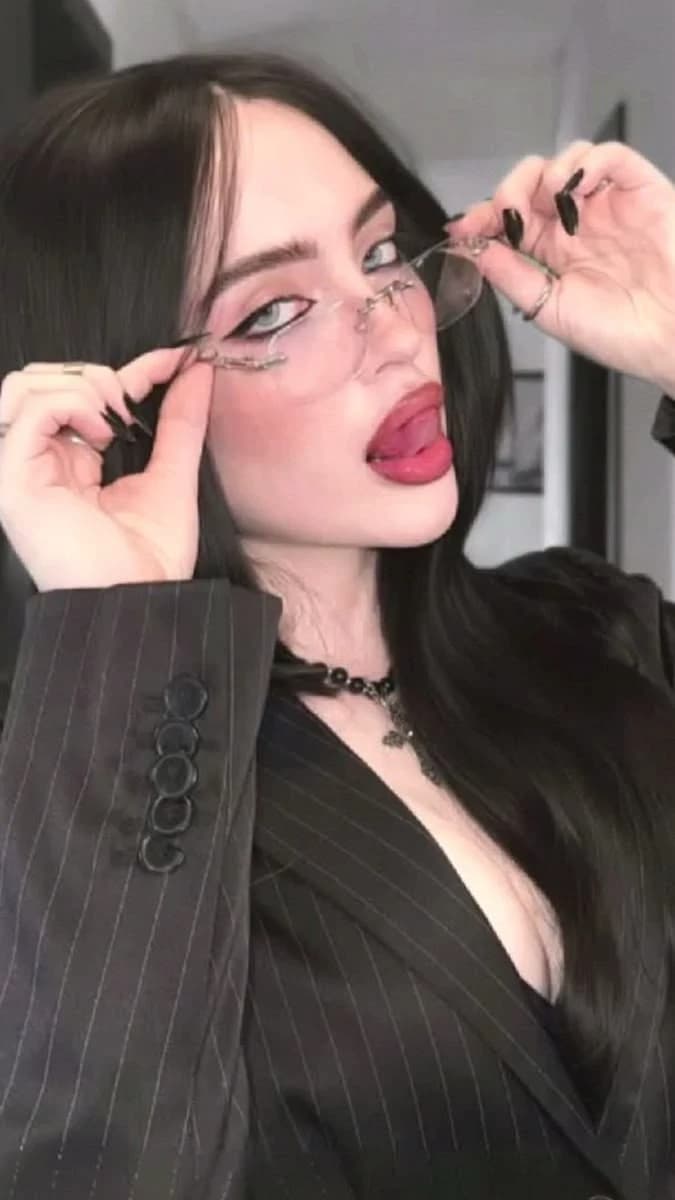 WLW/GL -billie elish- thumbnail