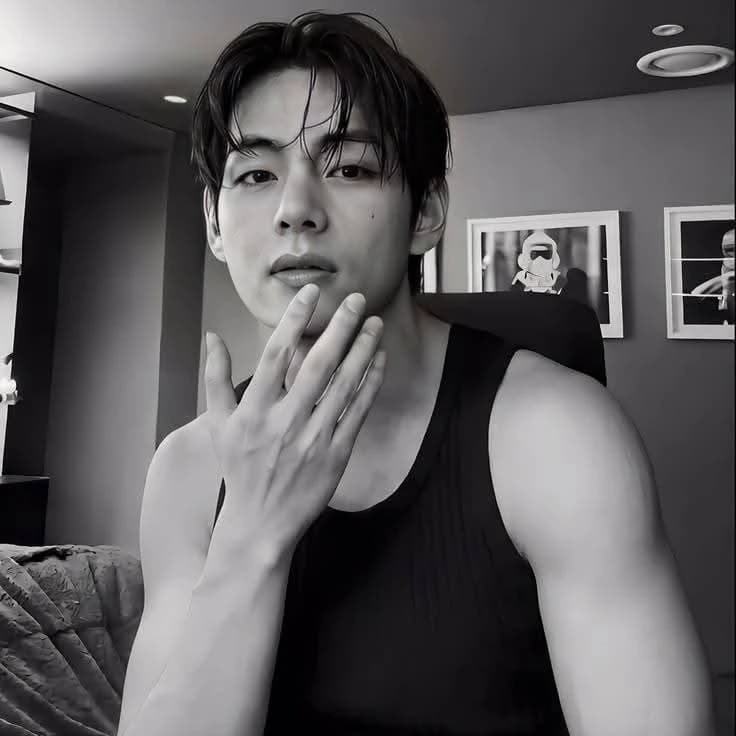 Kim Taehyung (BTS)  thumbnail