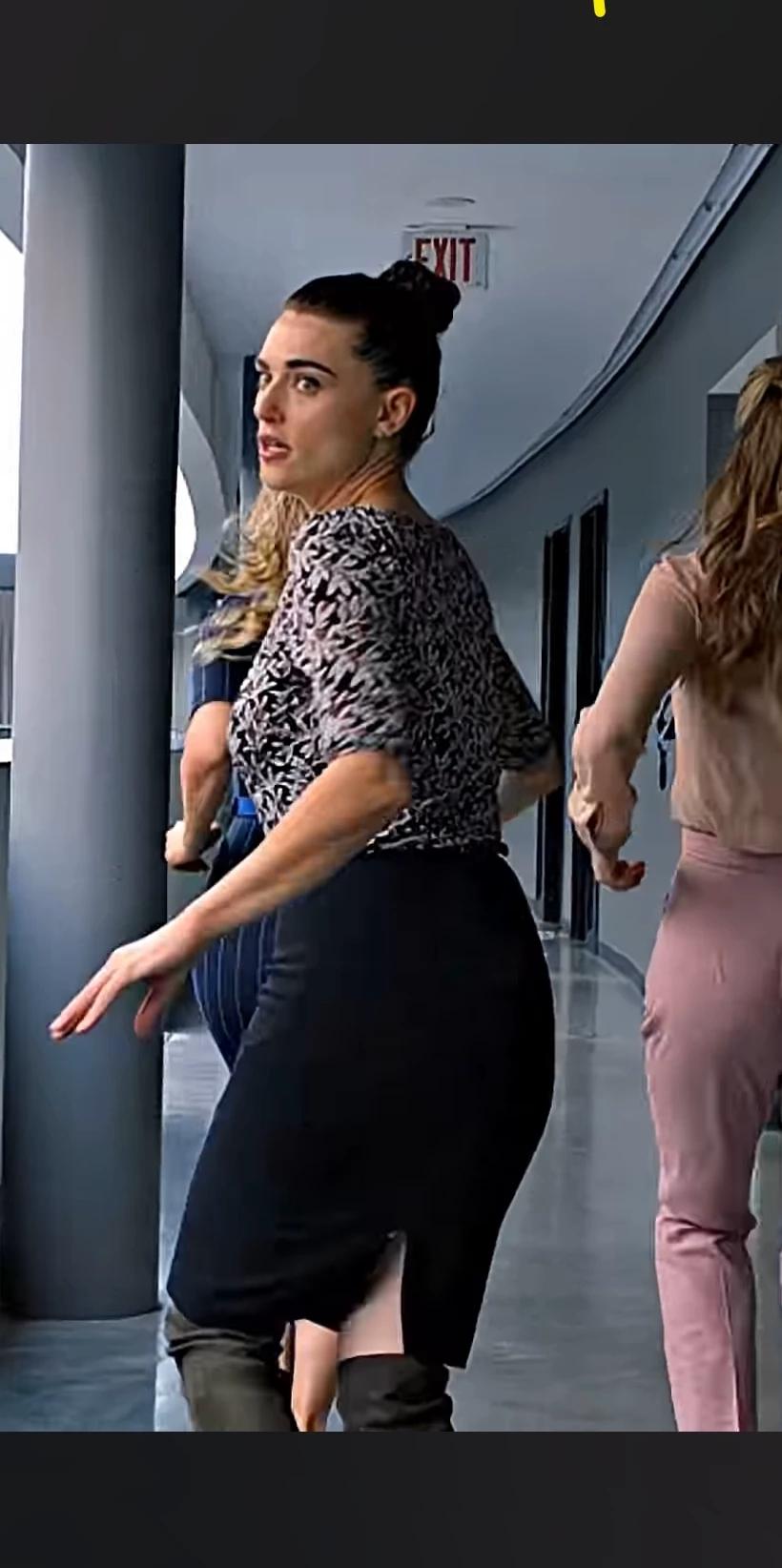 Dating app milf  thumbnail