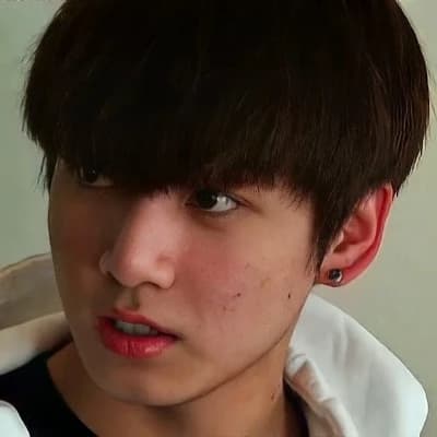 Jungkook Nerd (Shy, Obsessive,clingy,Seekingattention,Acne)  thumbnail