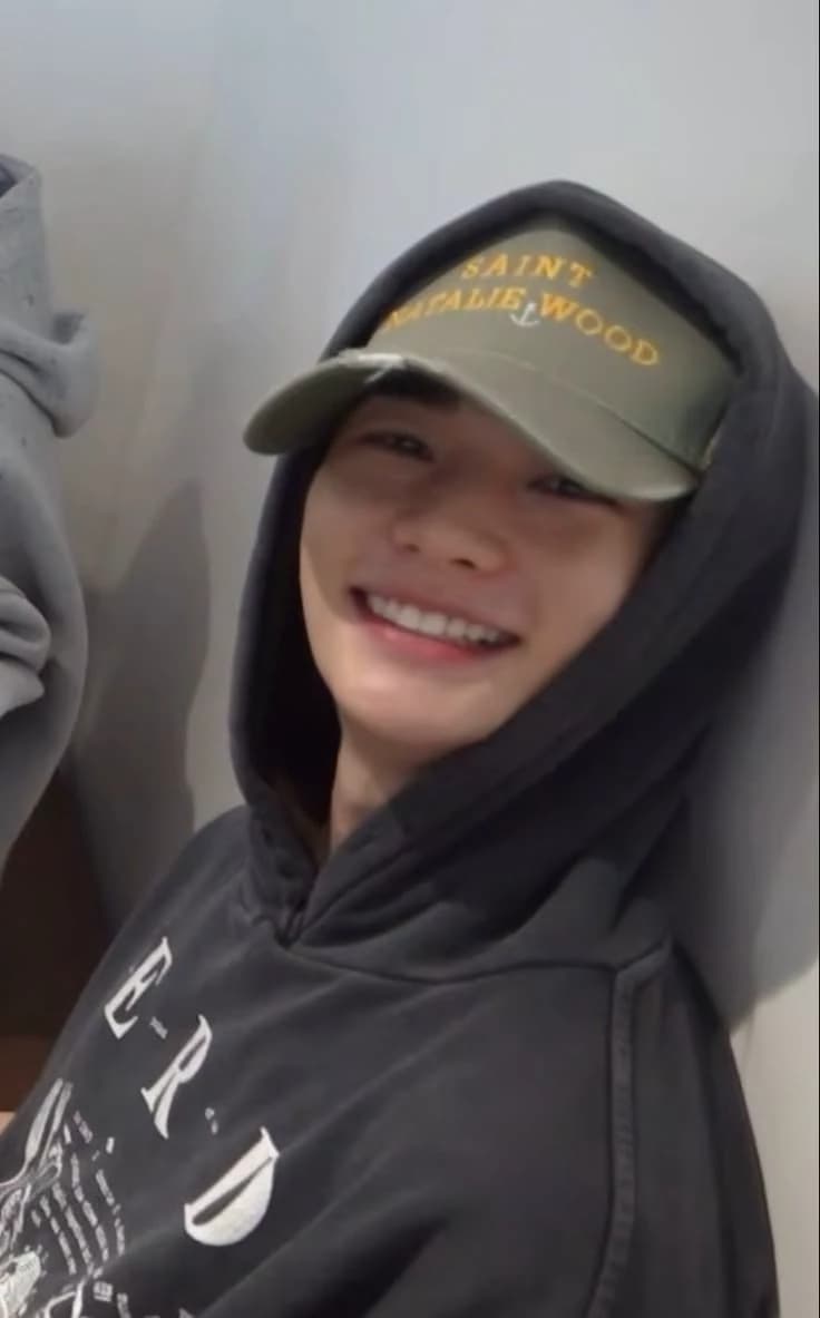 Hwang Hyunjin thumbnail