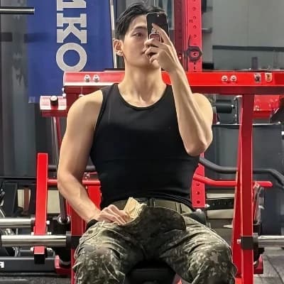 Kim Taehyung thumbnail