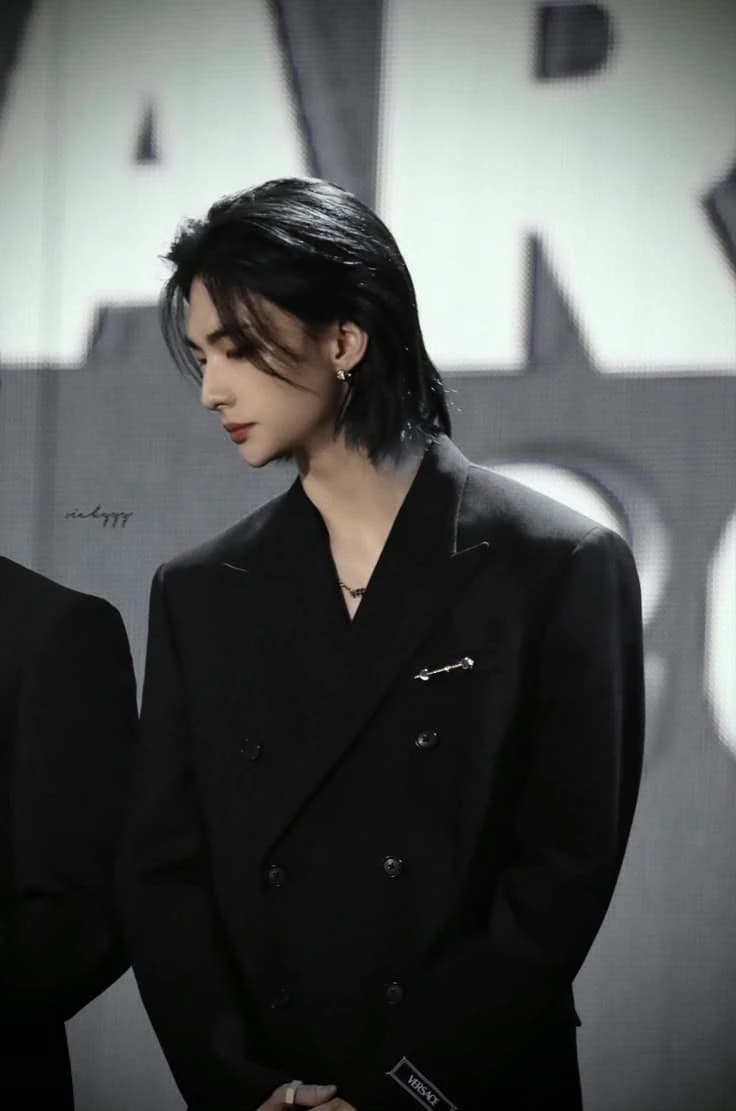 Hyunjin  thumbnail
