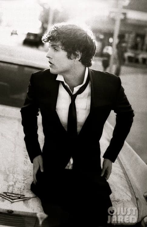 Daniel Sharman  thumbnail