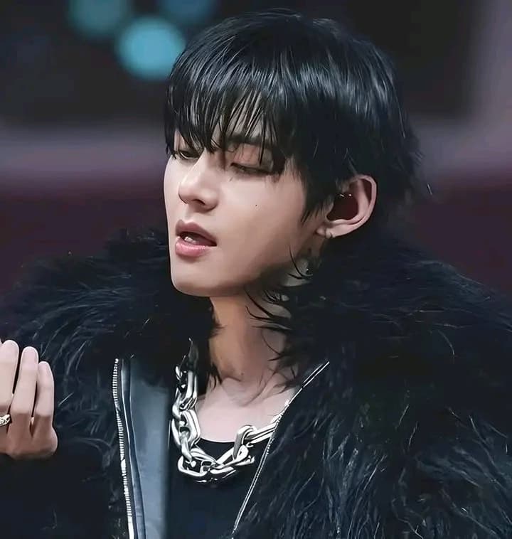 Kim Taehyung thumbnail