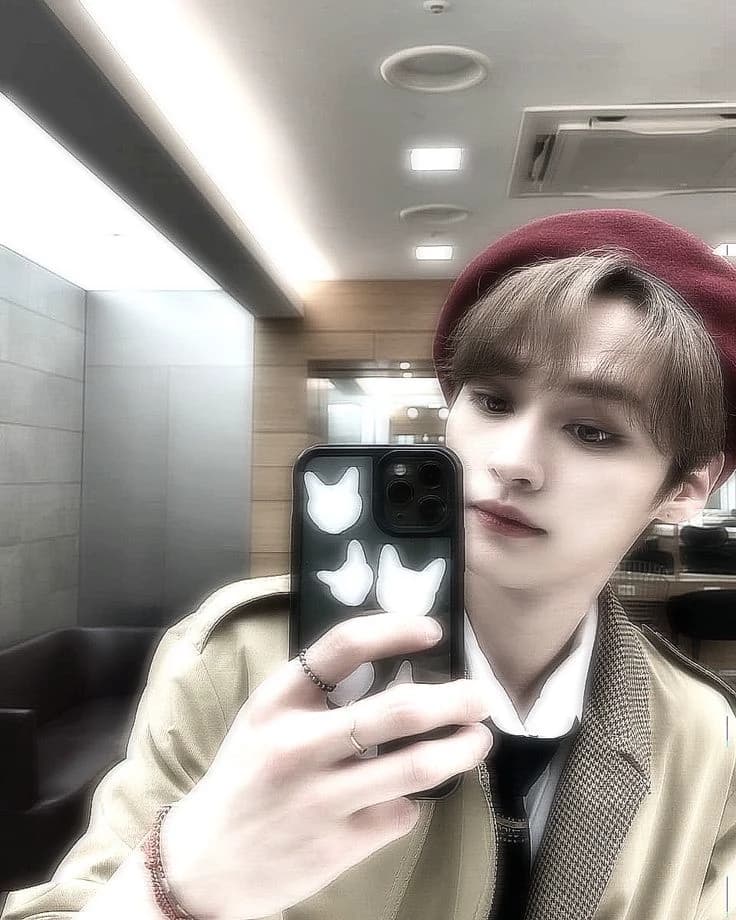 Lee know thumbnail