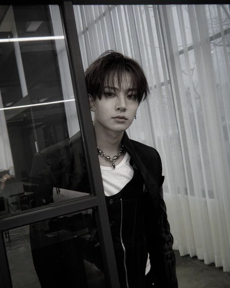 heeseung/evan thumbnail