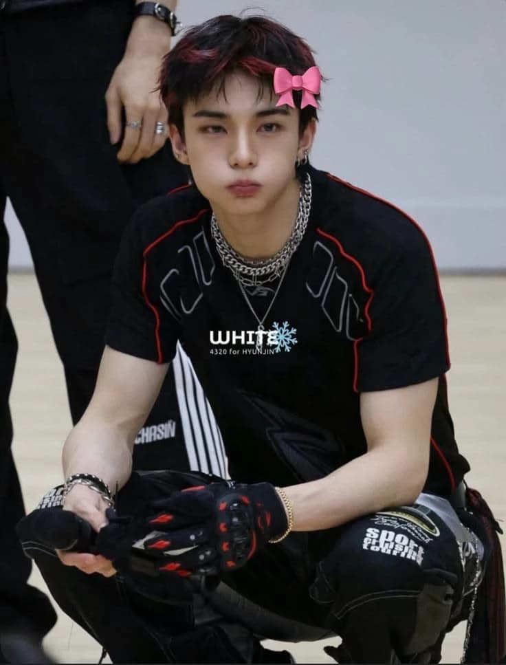 Hyunjin thumbnail