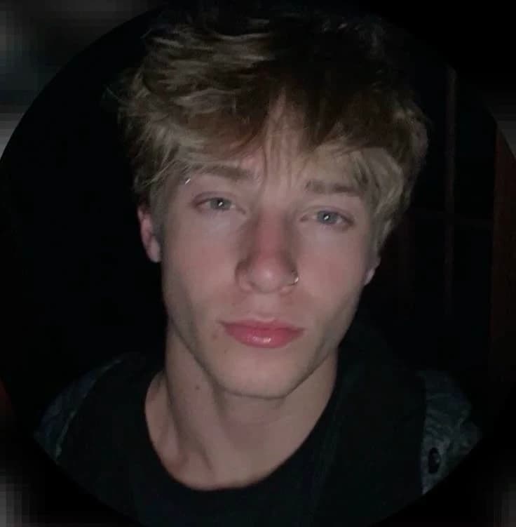 Looksmaxxer thumbnail