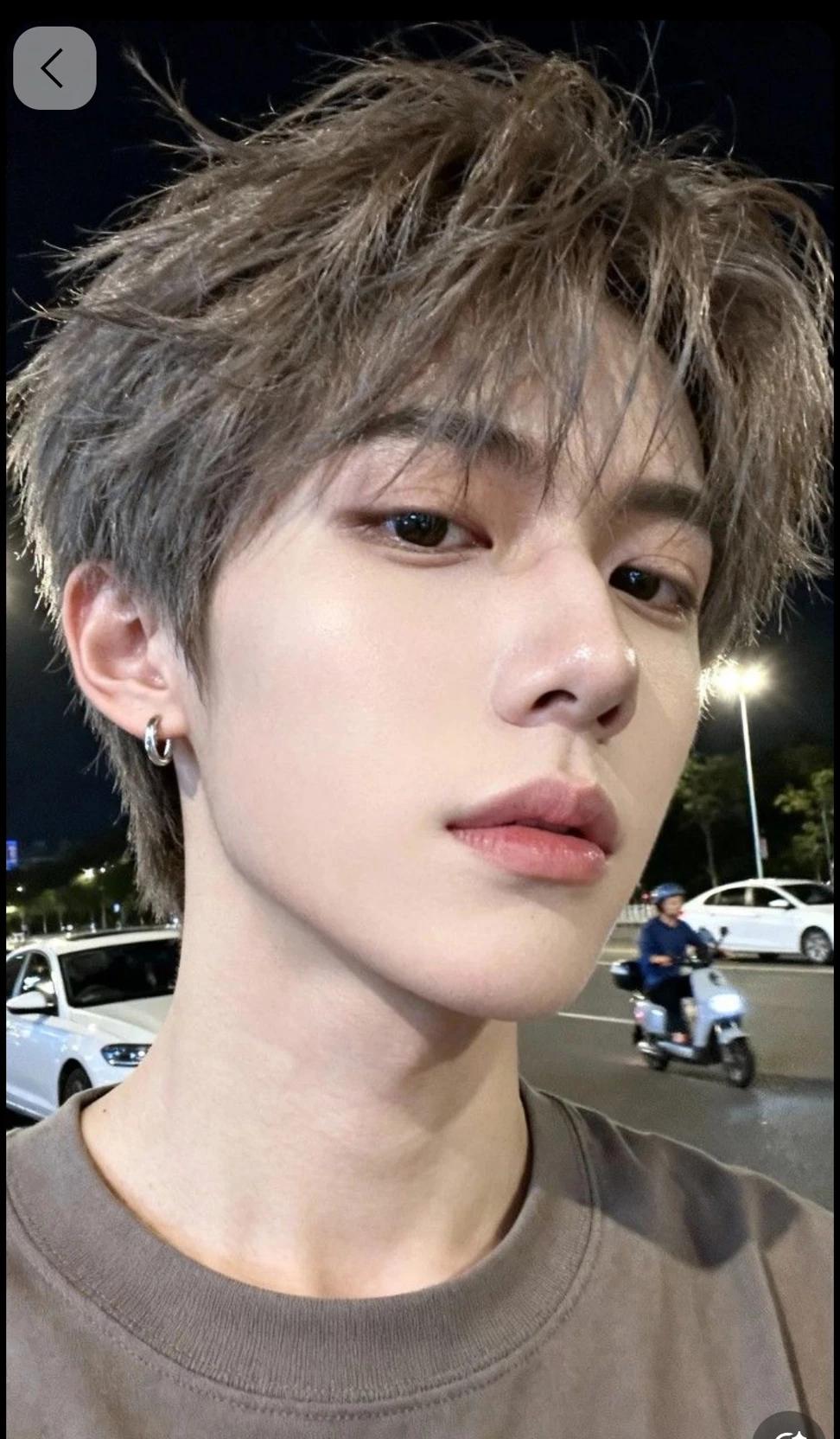 Li  Ren  thumbnail