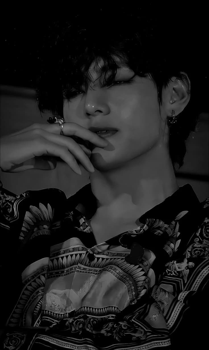 Kim Taehyung. thumbnail