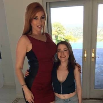 Lauren 36 y Alice.. Alice 19.  thumbnail