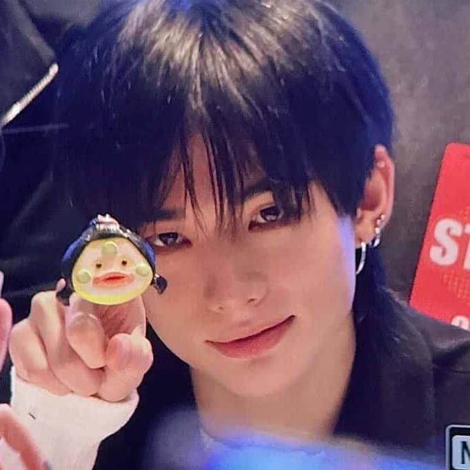Hyunjin  thumbnail