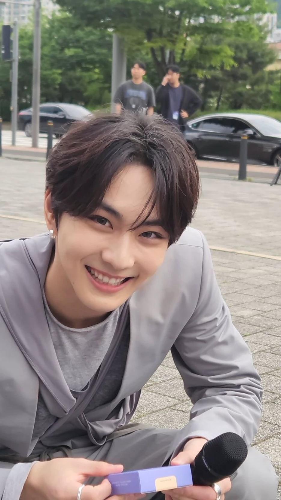 Jungwon  thumbnail