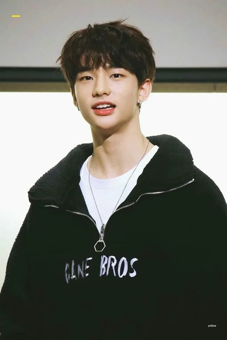 Hyunjin  thumbnail
