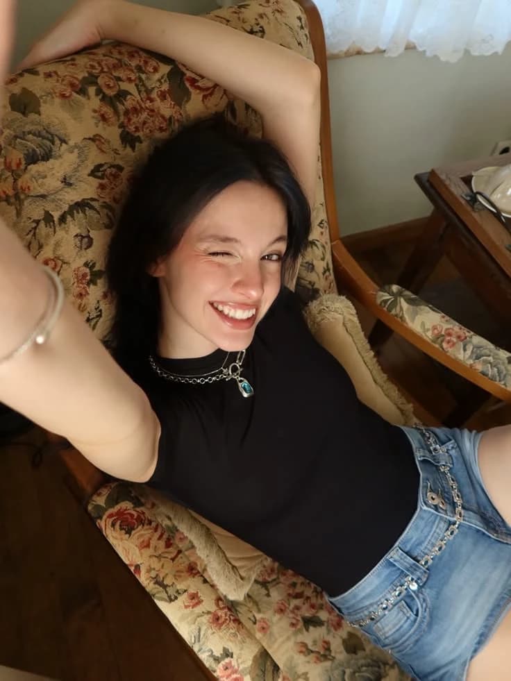 Zeynep Sude oktay (GL/WLW) thumbnail