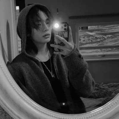 Hwang Hyunjin thumbnail