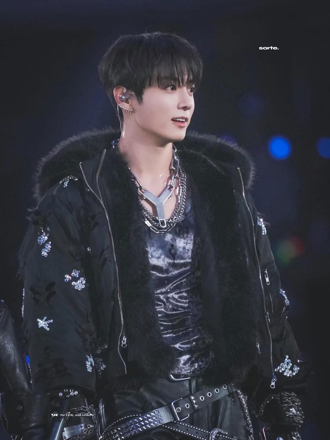 Jungkook 🐰 thumbnail