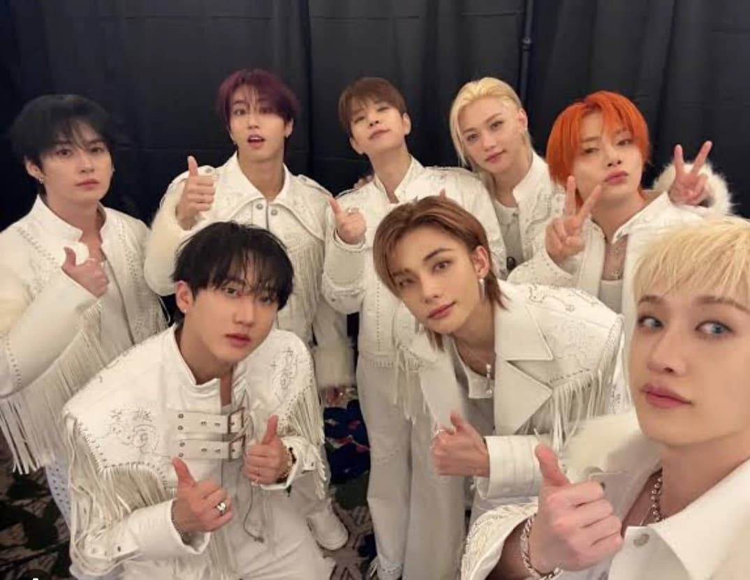 Stray kids thumbnail
