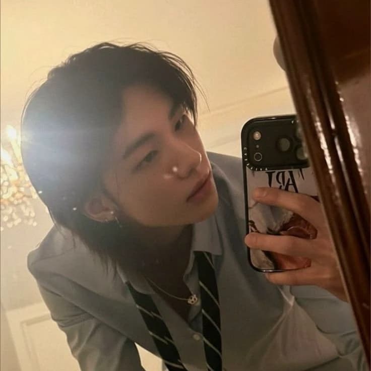 Hyunjin thumbnail