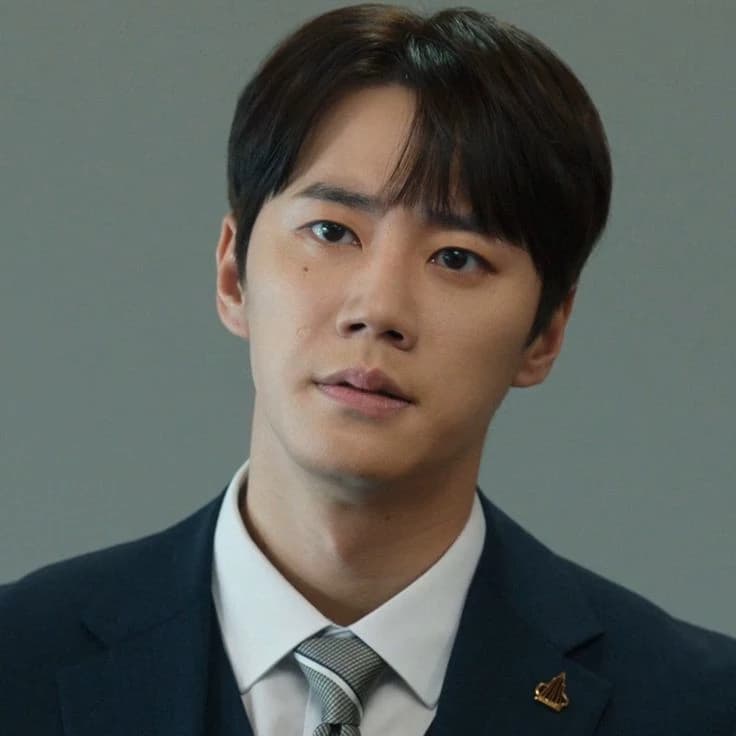 Lee jun young  thumbnail