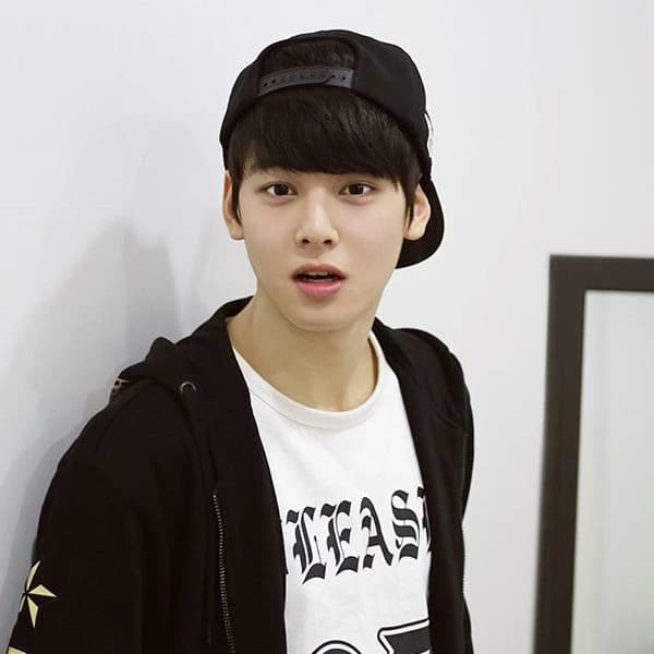 Cha Eun-woo  thumbnail