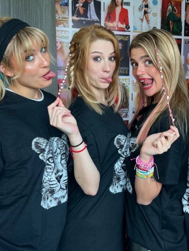 Ine,Mechi y Tau thumbnail