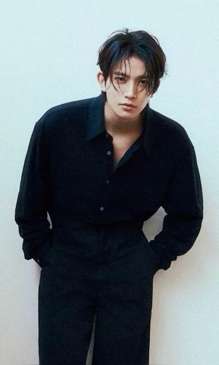 Lee Heeseung / Evan thumbnail