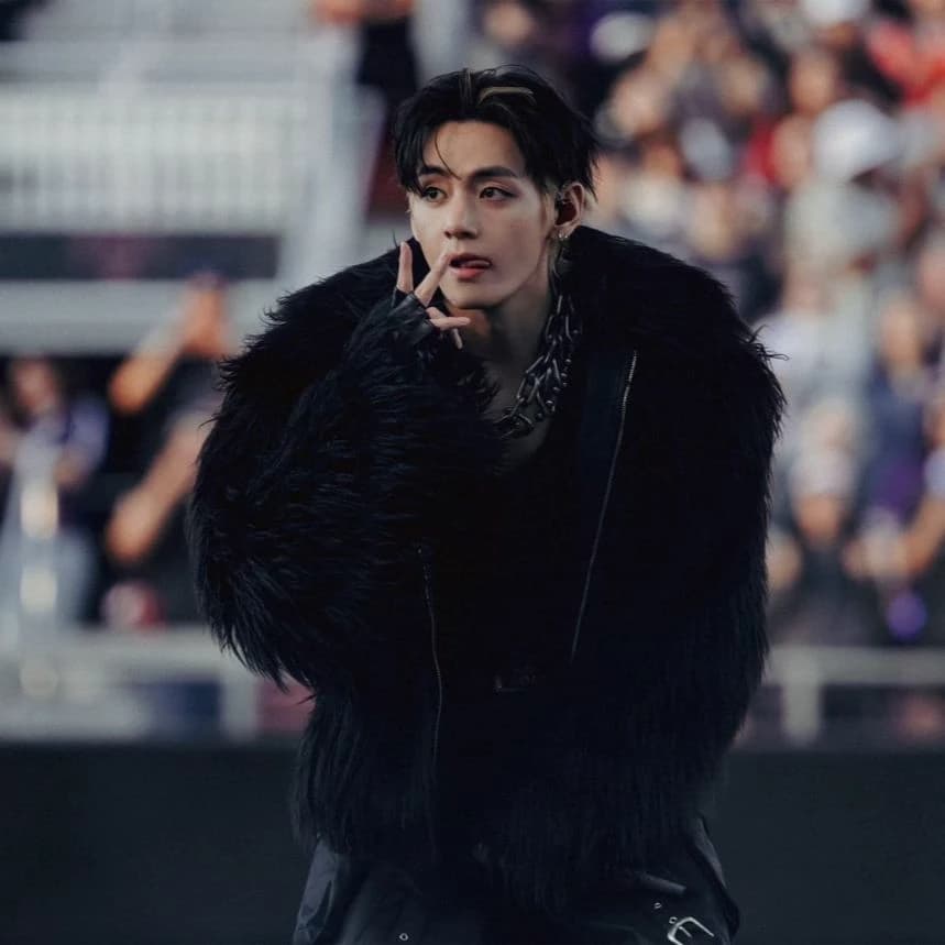 Kim Taehyung  thumbnail