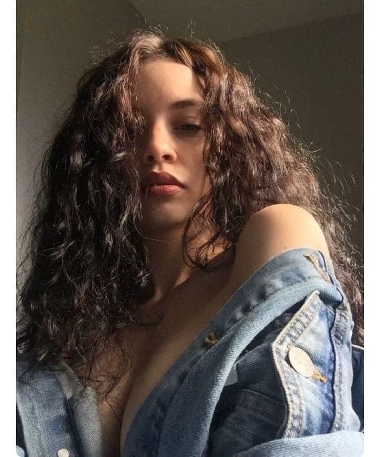 Elena thumbnail