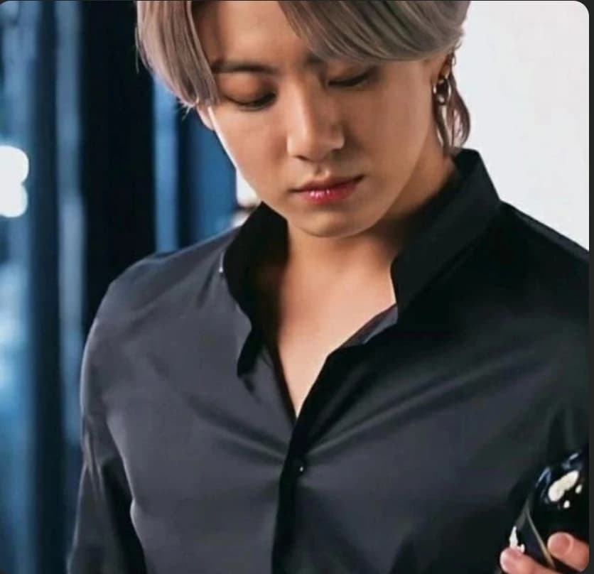 Jeon Jungkook  (police officer × mafia queen) thumbnail