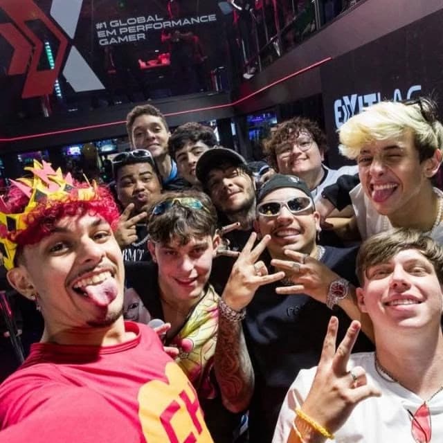 Creative Squad 🫰🏻 thumbnail