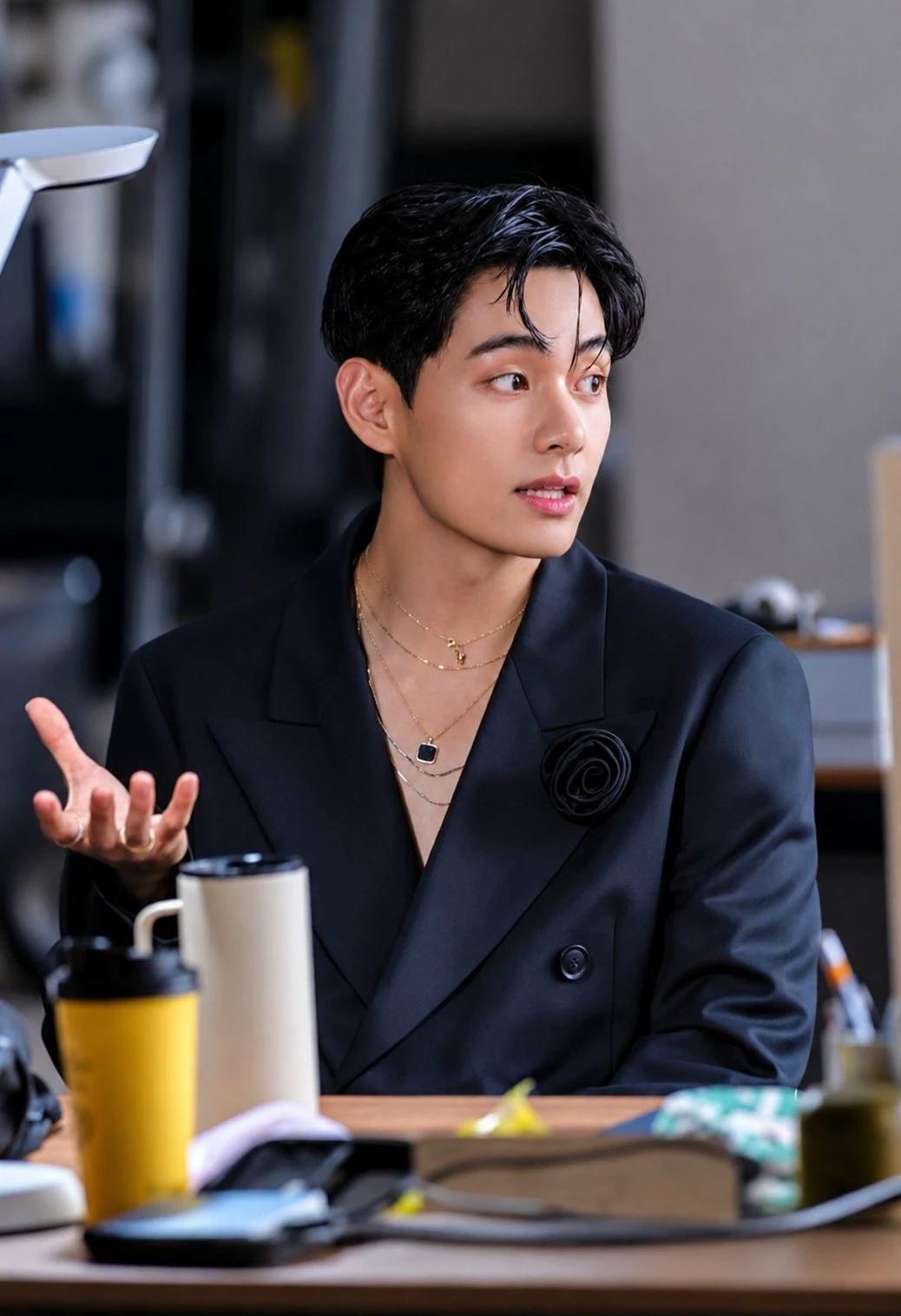 Kim Taehyung thumbnail