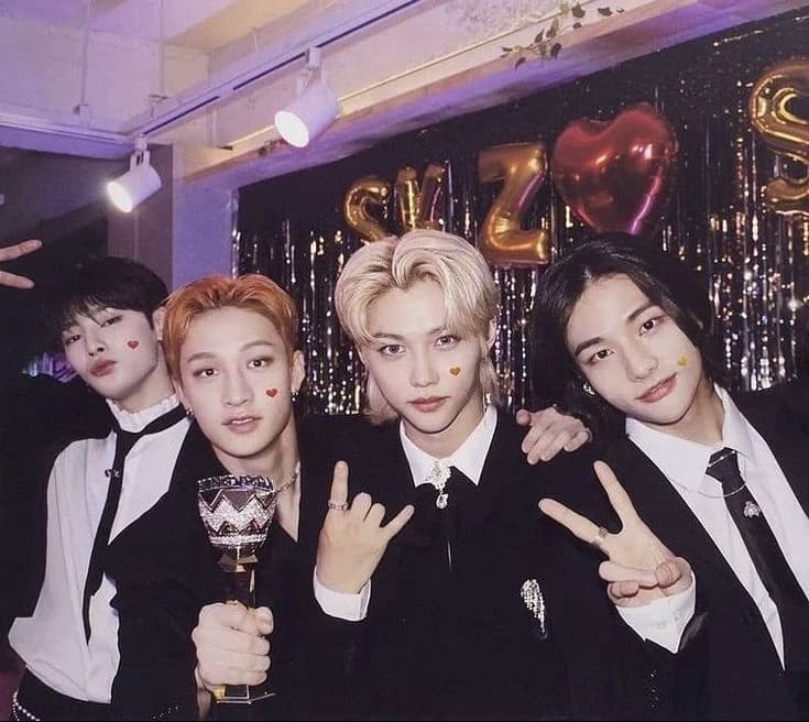 Bangchan, Jeonjin, Hyunjin and Felix. thumbnail