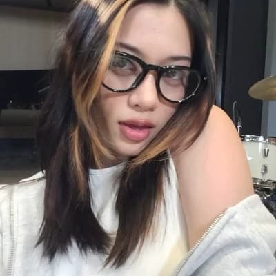 Megan Mei Skiendiel // wlw thumbnail