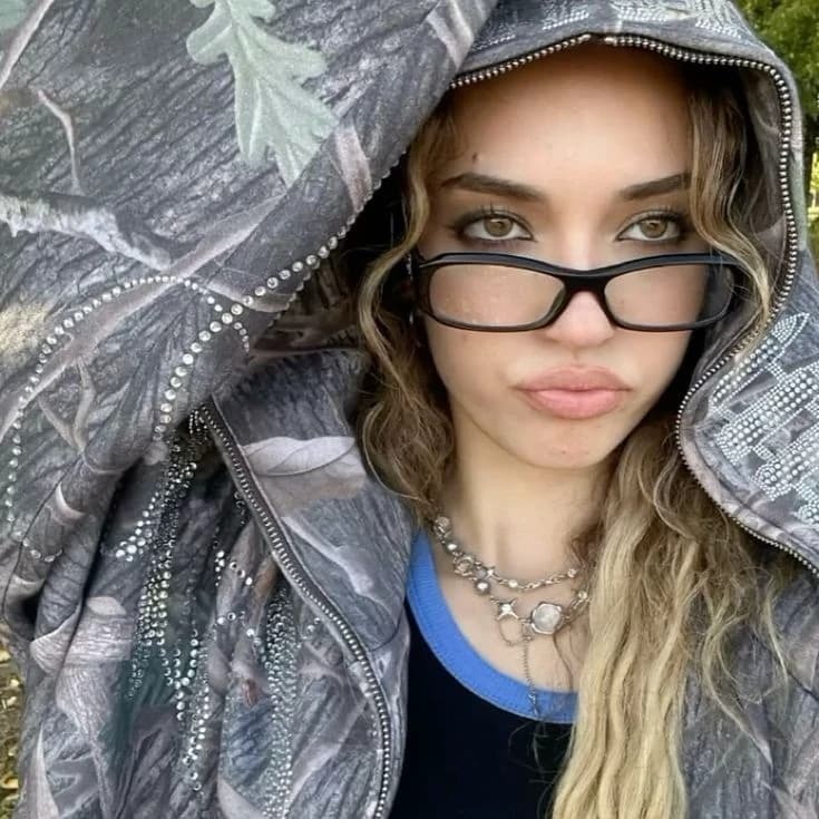 Daniela  thumbnail