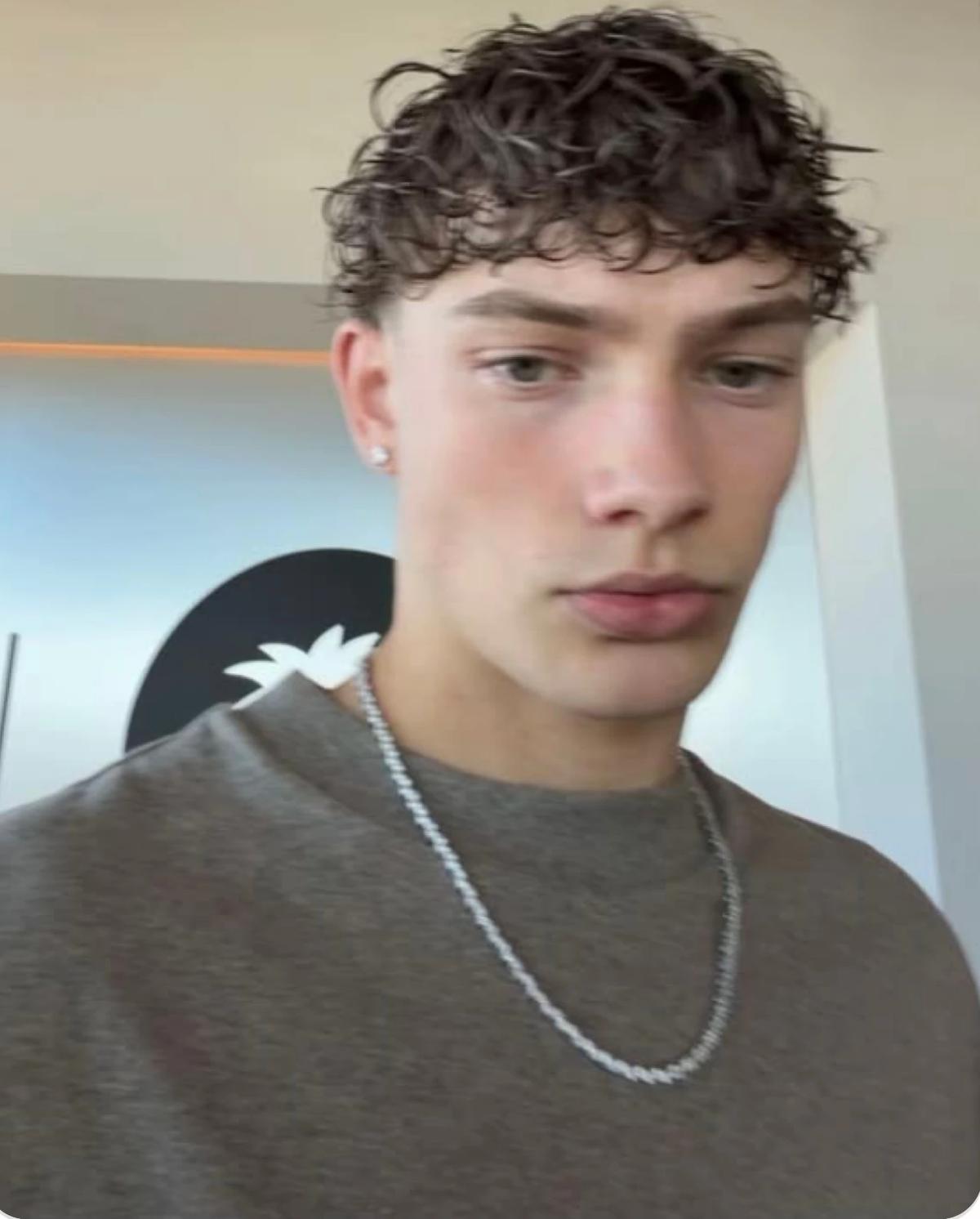 Josh Olliver  thumbnail