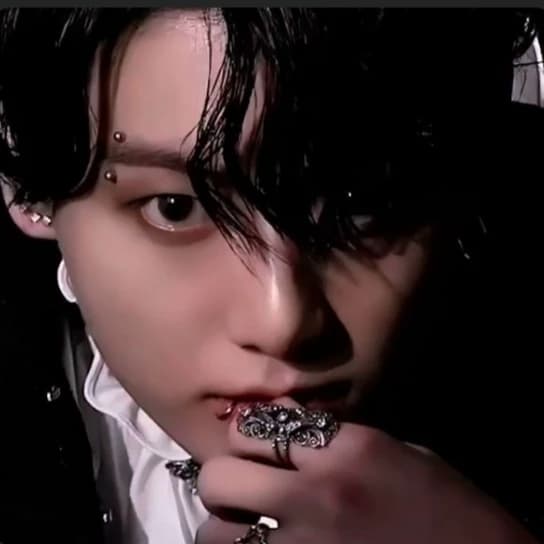 Jungkook Alpha werewolf mafia king 🐺👑 thumbnail