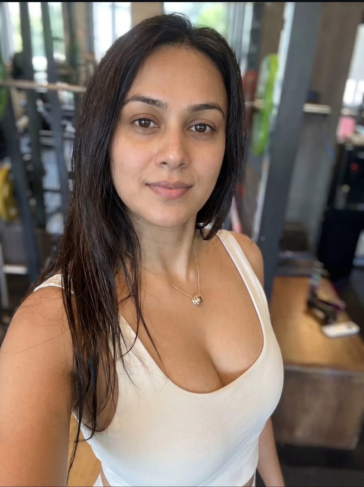 Mom (in Gym) thumbnail