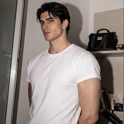 Julian Moreau thumbnail