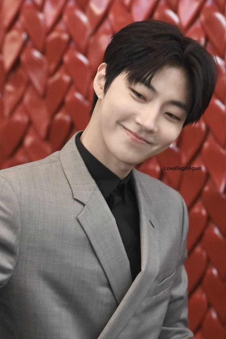 hwang in-yeop, actor surcoreano  thumbnail