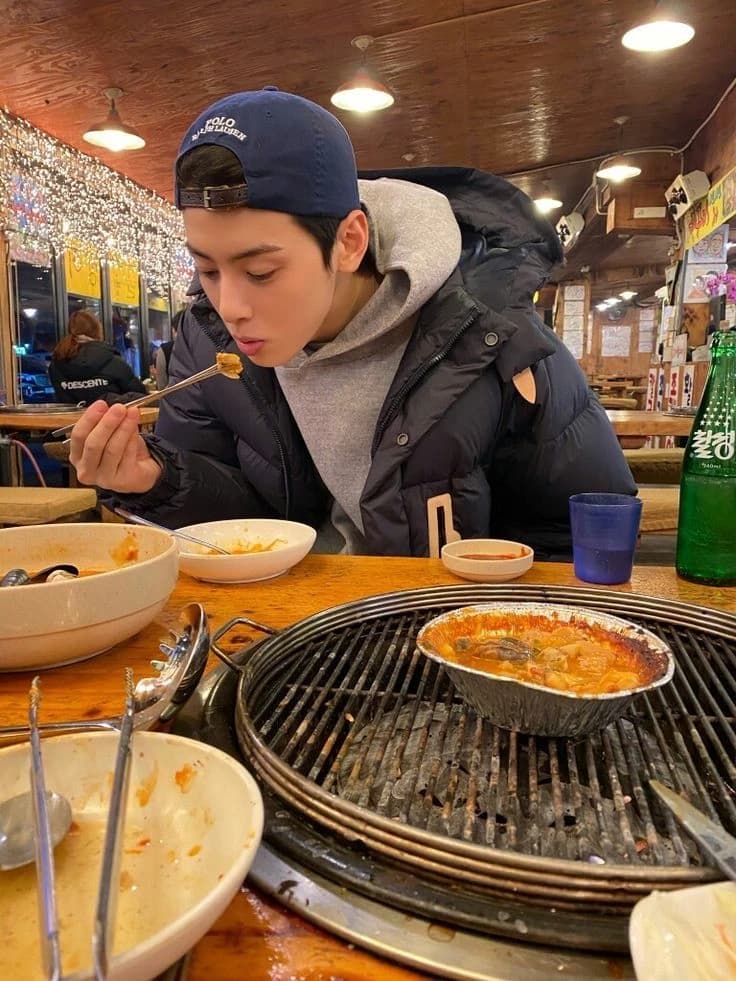 Cha Eun woo thumbnail