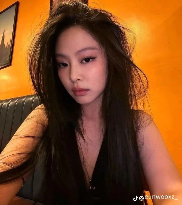 Jennie thumbnail