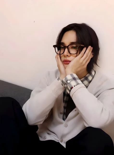 Hyunjin  thumbnail