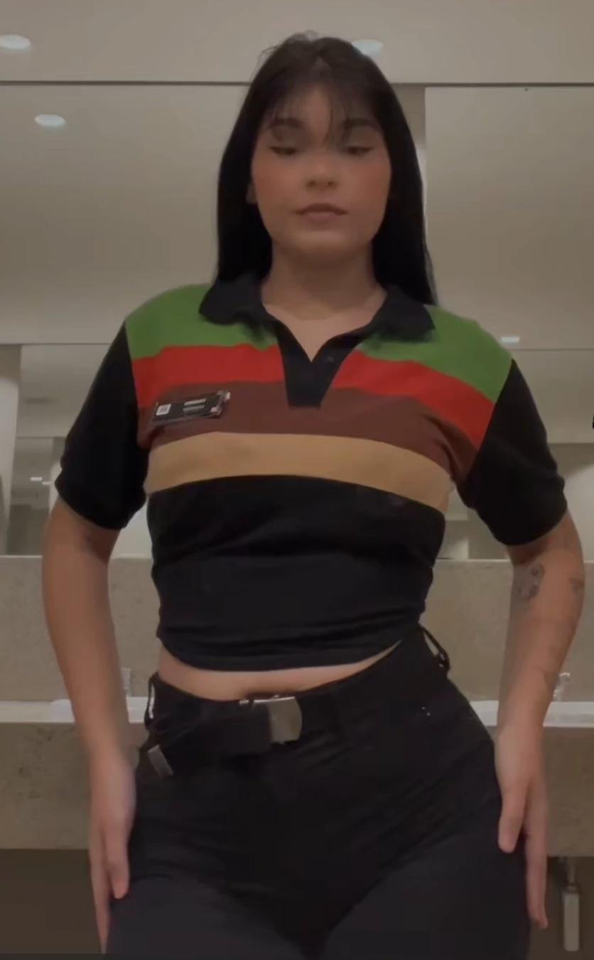 Martina, Empleada de Burger king  thumbnail