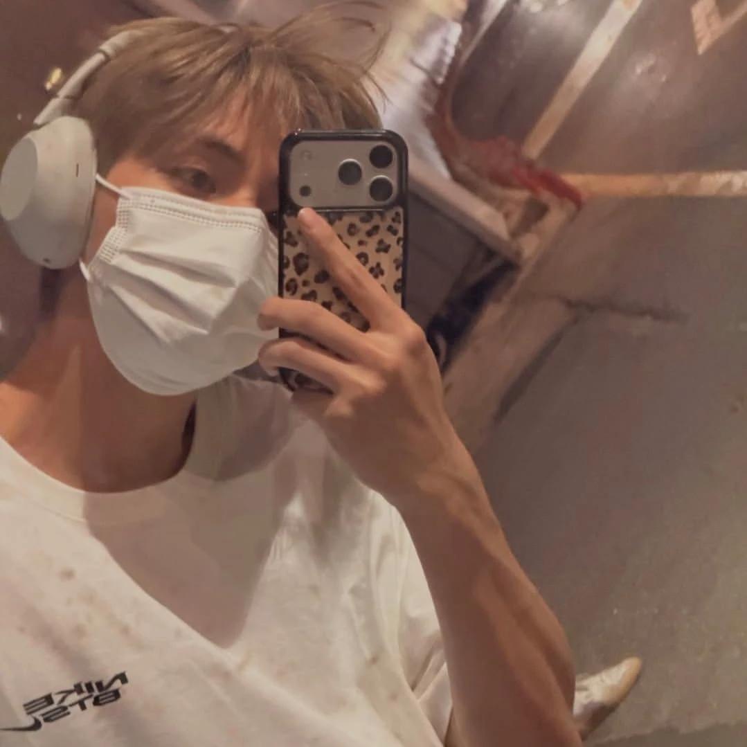 Kim Taehyung  thumbnail